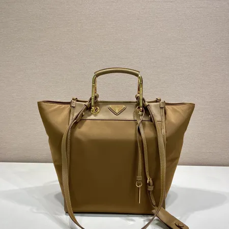 プラダ ショルダーバッグ