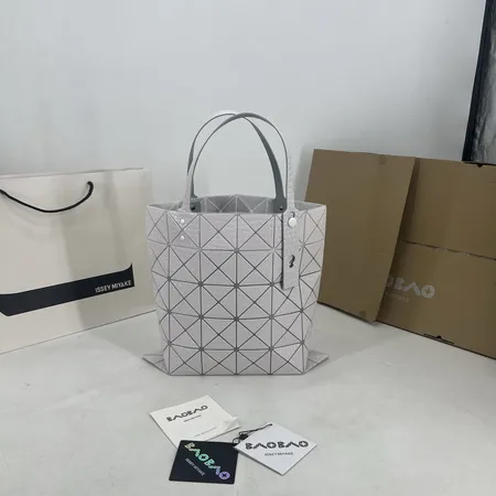 イッセイ ミヤケ ハンドバッグ