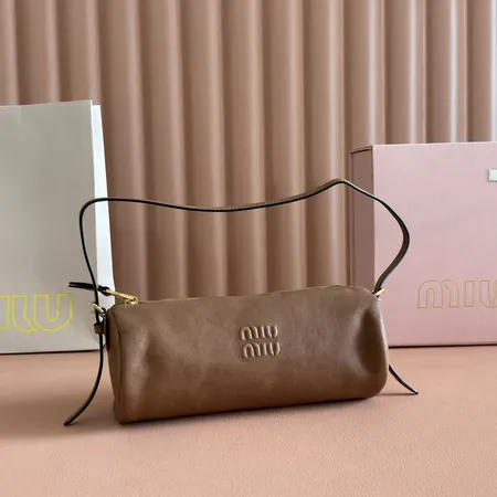 ミュウミュウ ショルダーバッグ