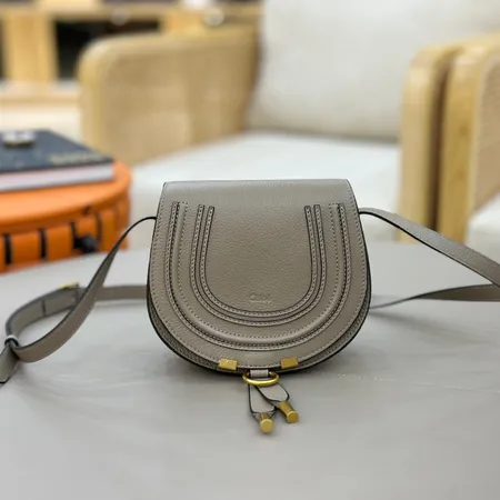 クロエ ショルダーバッグ