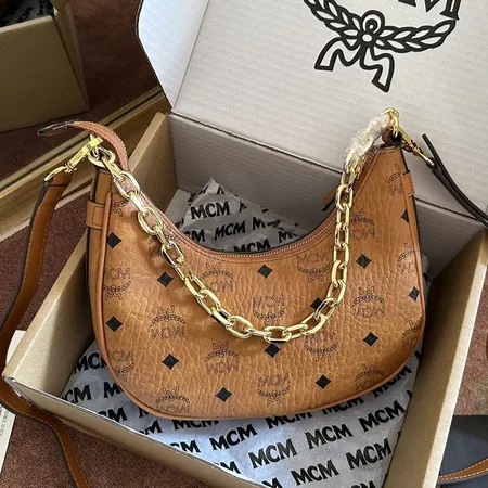 エムシーエム ショルダーバッグ