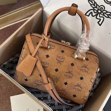 エムシーエム ショルダーバッグ