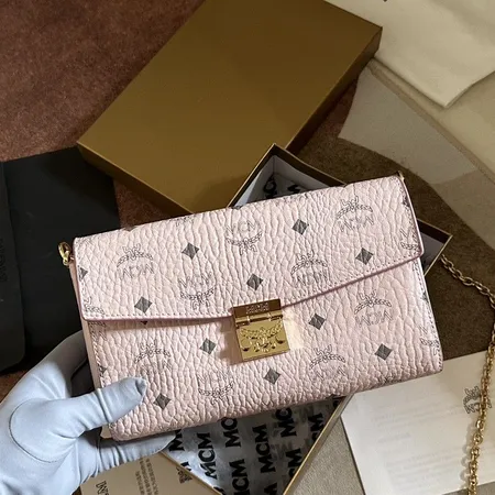 エムシーエム ショルダーバッグ