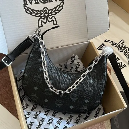 エムシーエム ショルダーバッグ