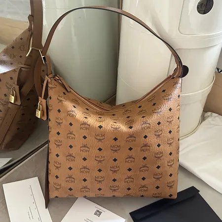 エムシーエム ショルダーバッグ