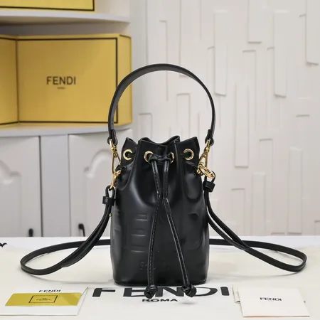 フェンディ ハンドバッグ