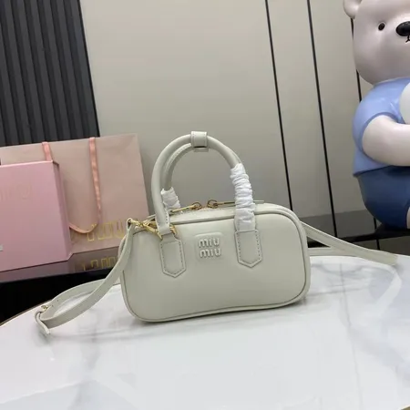 ミュウミュウ ハンドバッグ