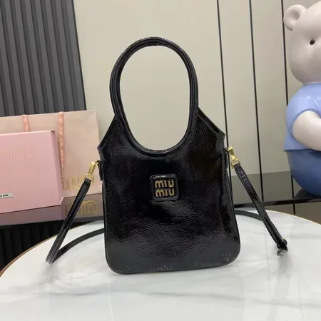 ミュウミュウ ハンドバッグ