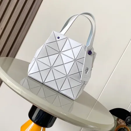 イッセイ ミヤケ ハンドバッグ