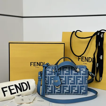 エムシーエム ショルダーバッグ