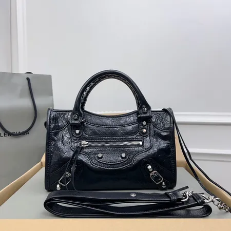 バレンシアガ ショルダーバッグ