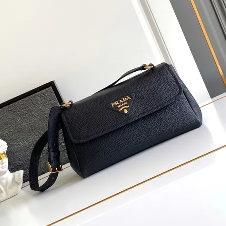 プラダ ショルダーバッグ