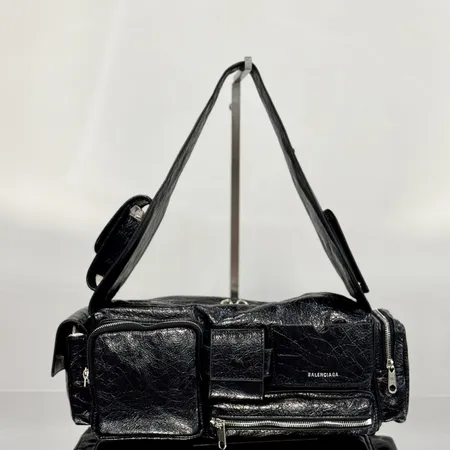バレンシアガ ショルダーバッグ
