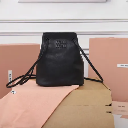 ミュウミュウ ショルダーバッグ