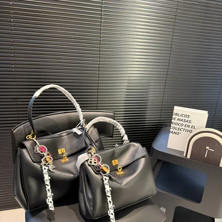 バレンシアガ ハンドバッグ