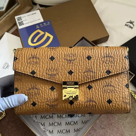 エムシーエム ショルダーバッグ