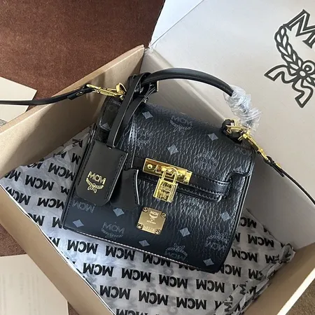 エムシーエム ショルダーバッグ