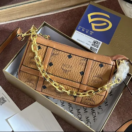 エムシーエム ショルダーバッグ