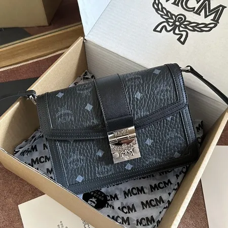 エムシーエム ショルダーバッグ