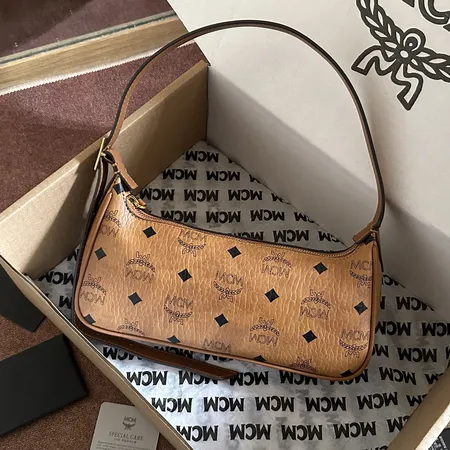 エムシーエム ショルダーバッグ