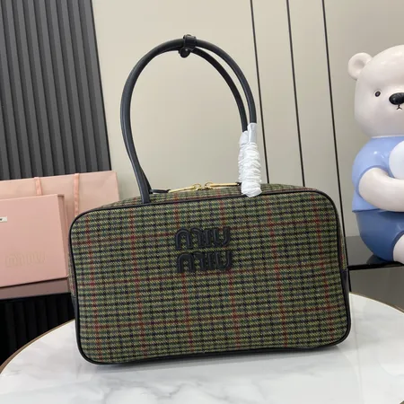 ミュウミュウ ハンドバッグ