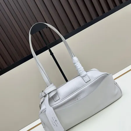 バレンシアガ ショルダーバッグ