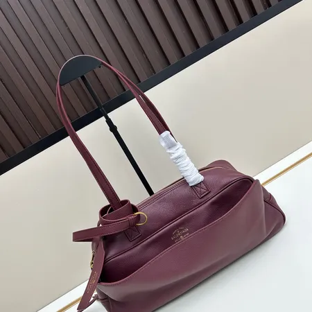 バレンシアガ ショルダーバッグ