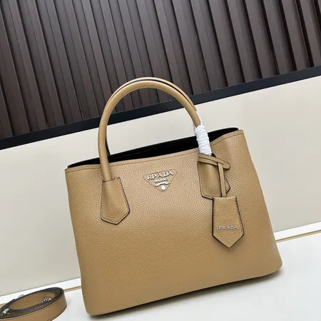 プラダ ハンドバッグ