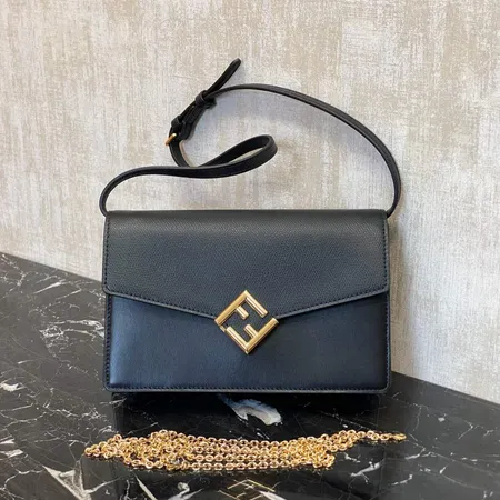 エムシーエム ショルダーバッグ