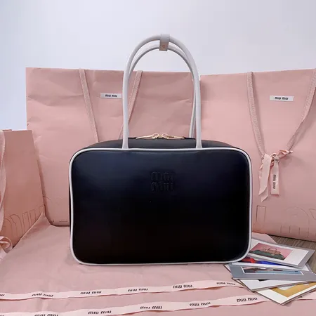 ミュウミュウ ハンドバッグ