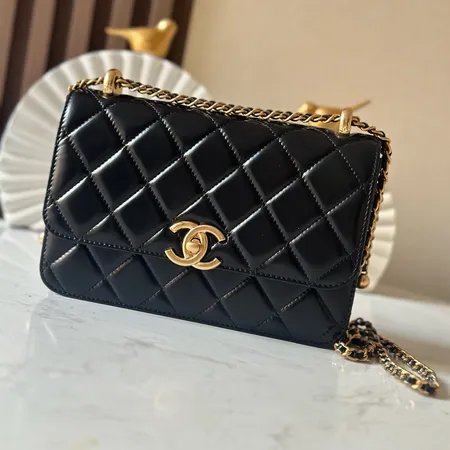 シャネル ハンドバッグ