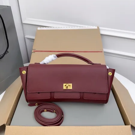 バレンシアガ ショルダーバッグ