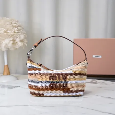 ミュウミュウ ハンドバッグ