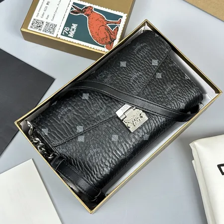 エムシーエム ショルダーバッグ