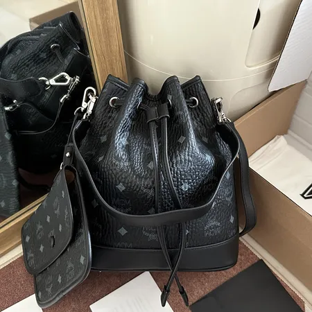 エムシーエム ショルダーバッグ