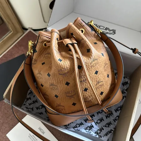 エムシーエム ショルダーバッグ