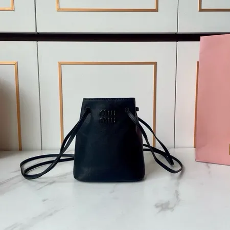 ミュウミュウ ショルダーバッグ