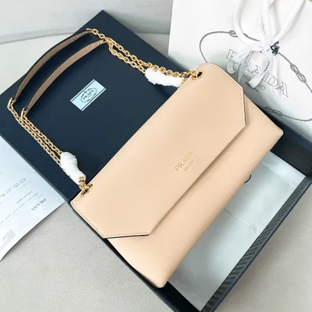 プラダ ショルダーバッグ