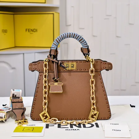 フェンディ ハンドバッグ