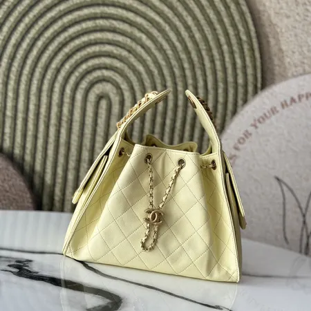 シャネル ハンドバッグ