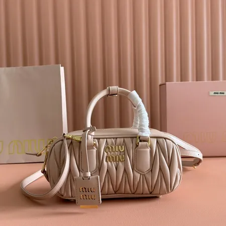 ミュウミュウ ハンドバッグ