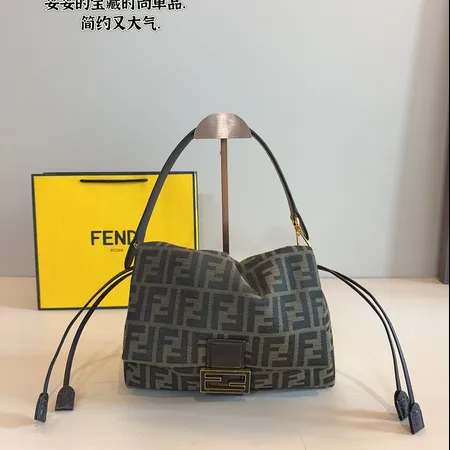 エムシーエム ショルダーバッグ