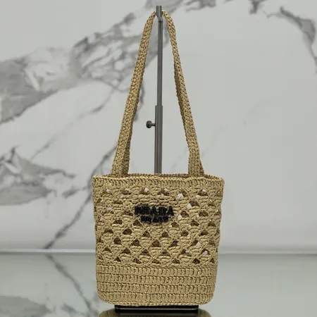 プラダ ハンドバッグ