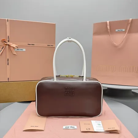 ヴァレンティノ ショルダーバッグ