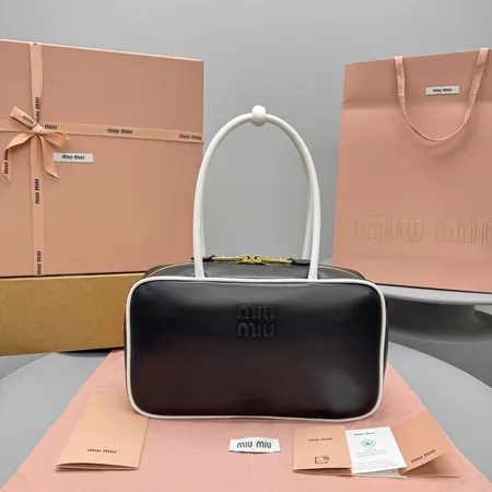 ヴァレンティノ ショルダーバッグ