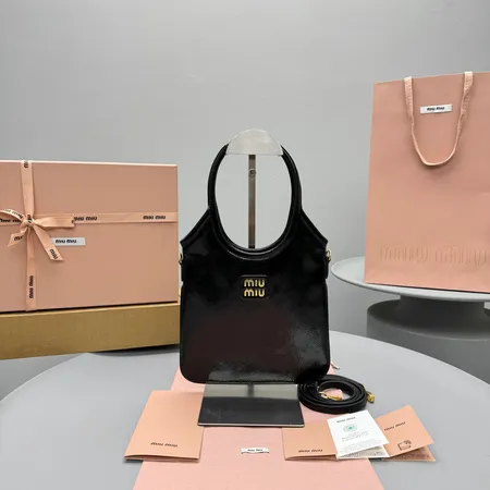 ヴァレンティノ ショルダーバッグ