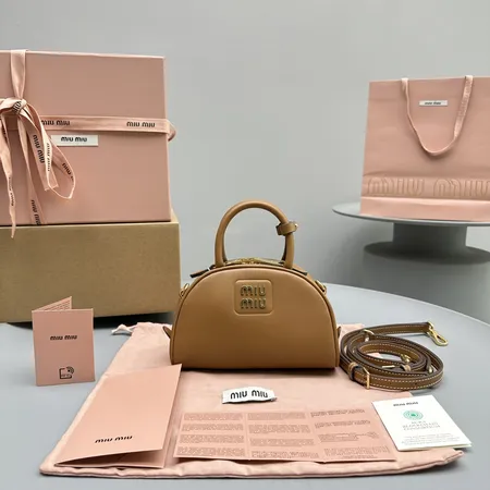 ヴァレンティノ ショルダーバッグ