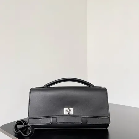 バレンシアガ ショルダーバッグ