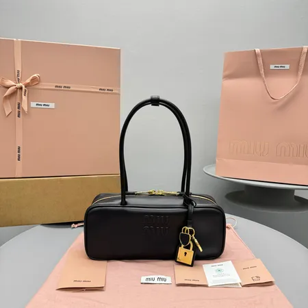 ヴァレンティノ ショルダーバッグ