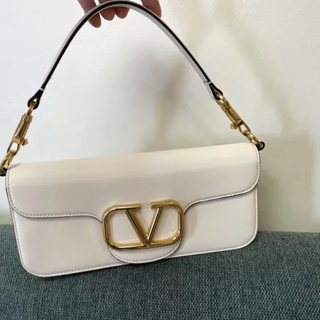 フェラガモ ハンドバッグ